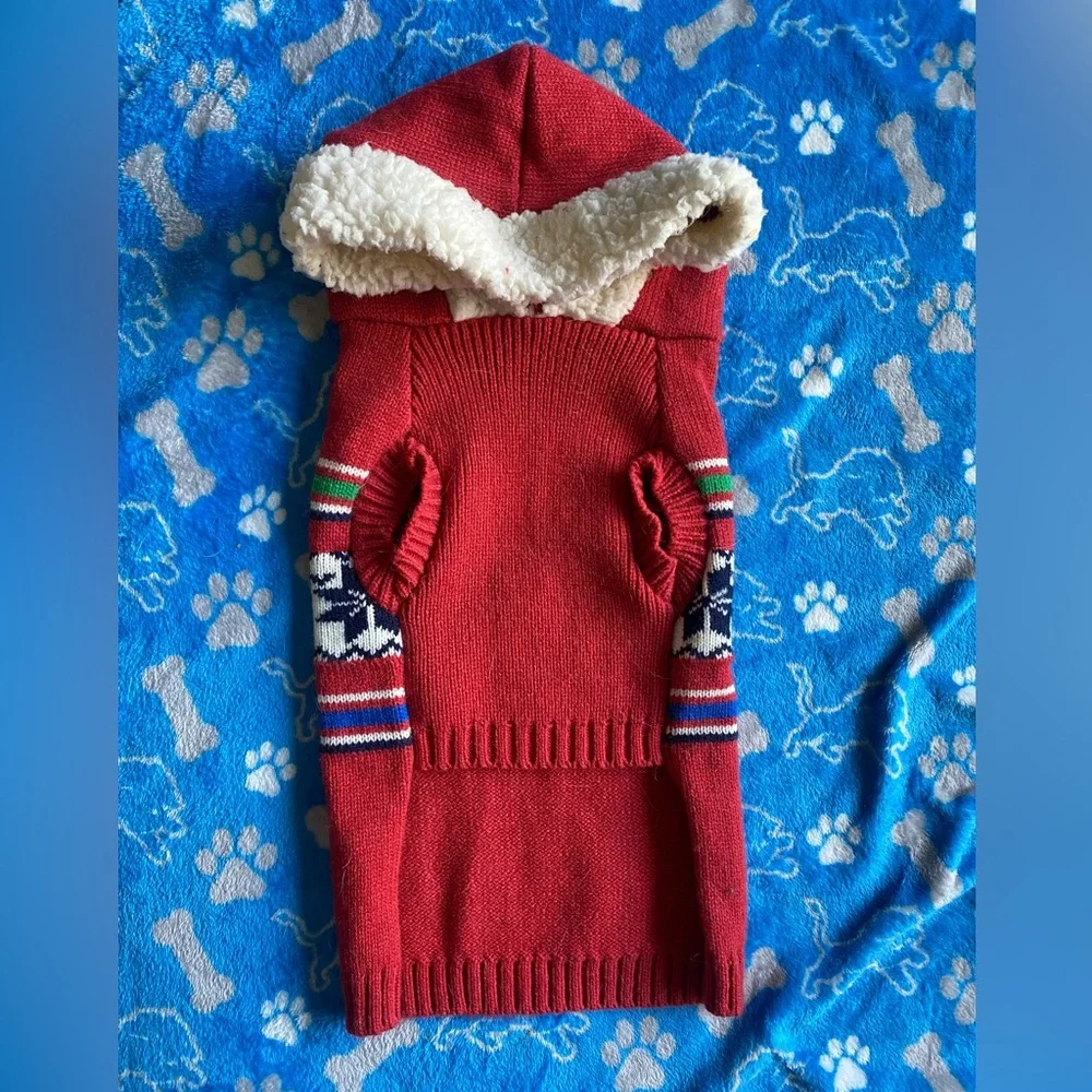 Red Dog Sweater size Medium